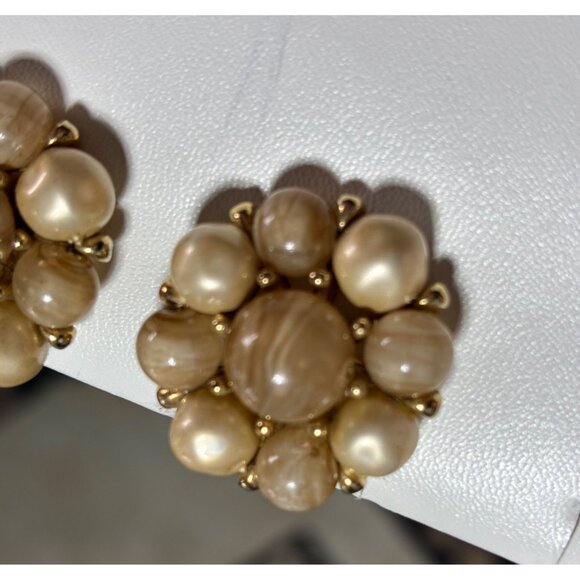 Vintage Marvella Clip-On Earrings With Faux Pearl & Swirled Bead Design - Picture 5 of 7